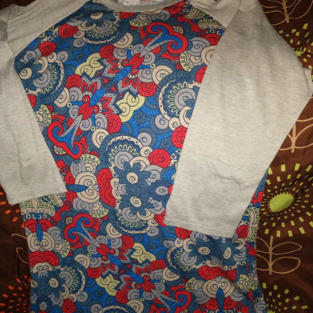 Women's LuLaRoe shirt